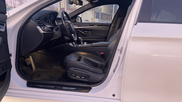 BMW 5 XDrive 2016 (фото 11)