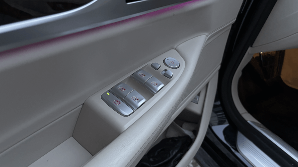 BMW 7 M 2018 (фото 13)