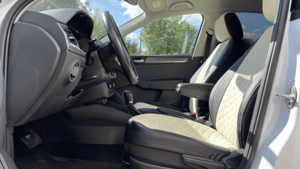 Volkswagen Polo Status 2020 (фото 14)