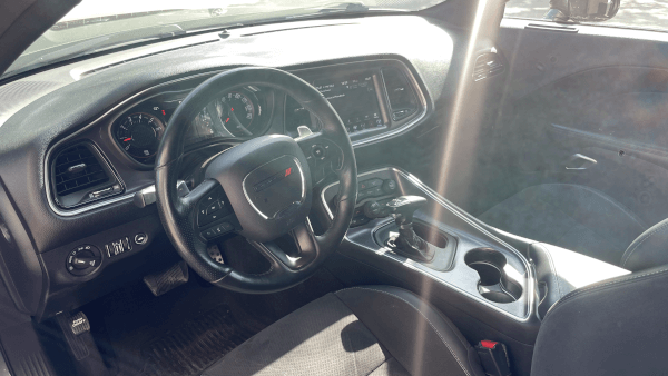 Dodge Challenger SRT 2017 (фото 10)