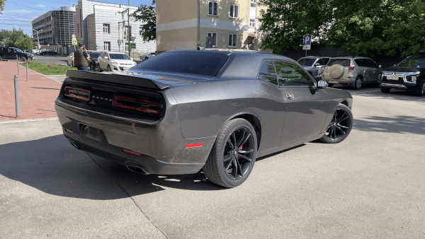 Dodge Challenger SRT 2017 (фото 8)
