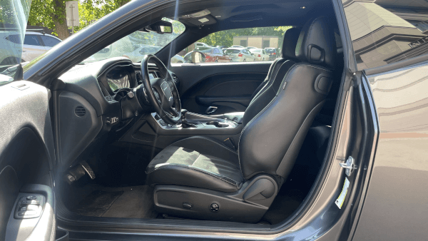 Dodge Challenger SRT 2017 (фото 11)